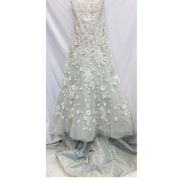 David Tutera for Mon Cheri wedding gown - Picture 8 of 16